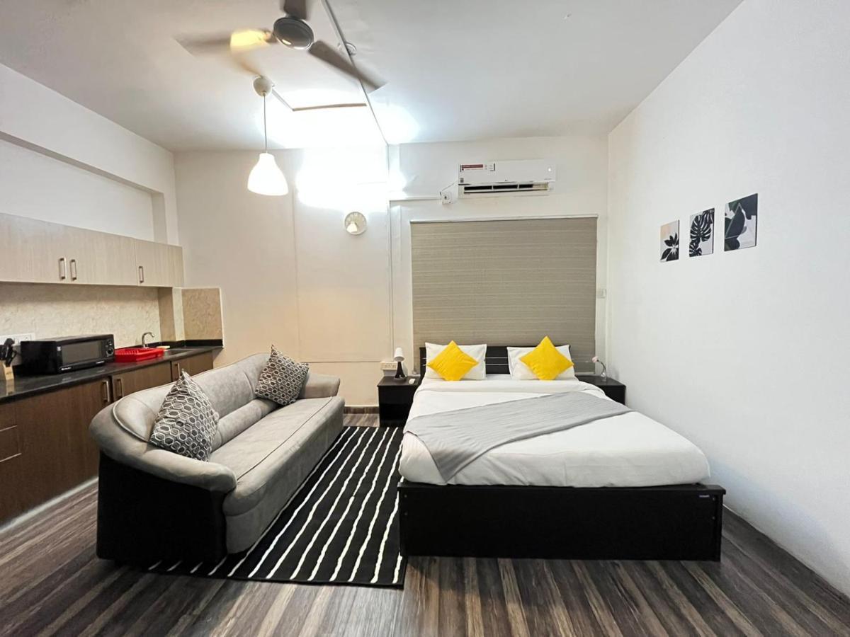 Bedchambers Serviced Apartments, Hyderabad Exteriör bild
