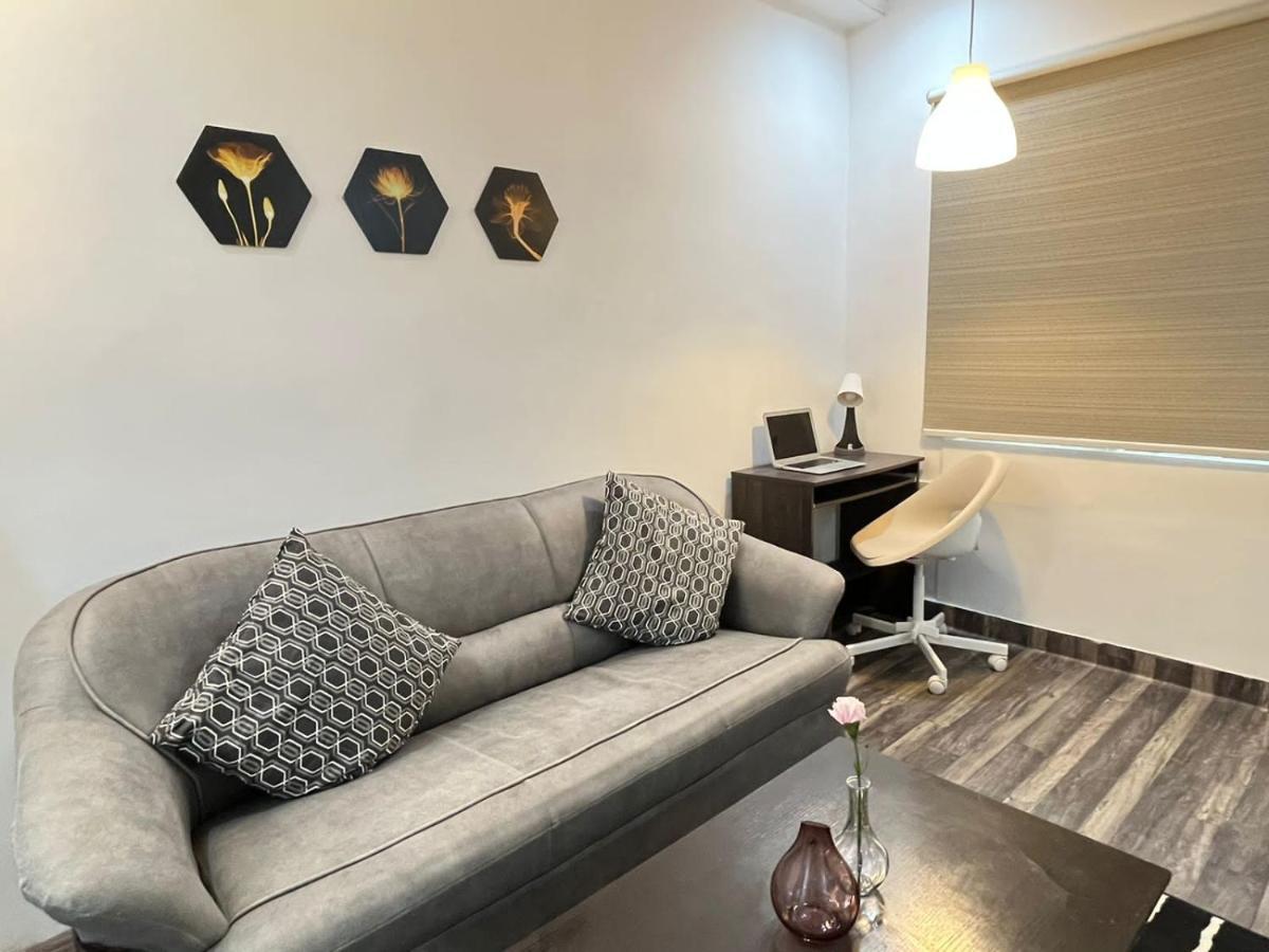 Bedchambers Serviced Apartments, Hyderabad Exteriör bild