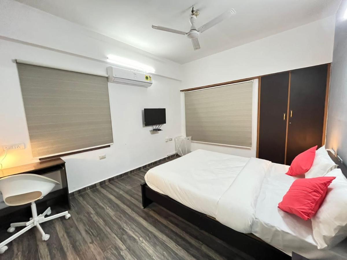 Bedchambers Serviced Apartments, Hyderabad Exteriör bild